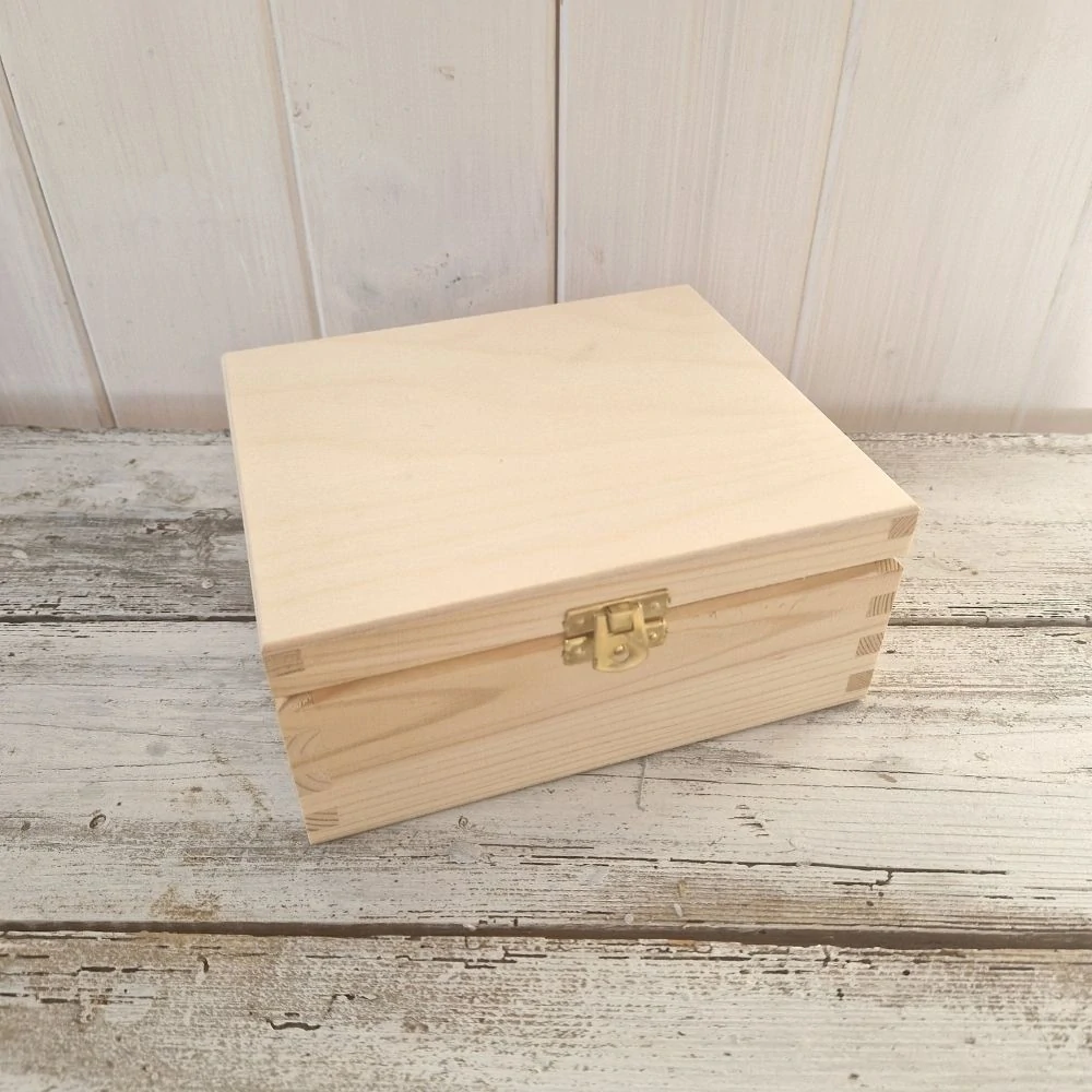 Dřevěná krabička na čaj se čtyřmi přihrádkami – k malování, decoupage i dalšímu tvoření